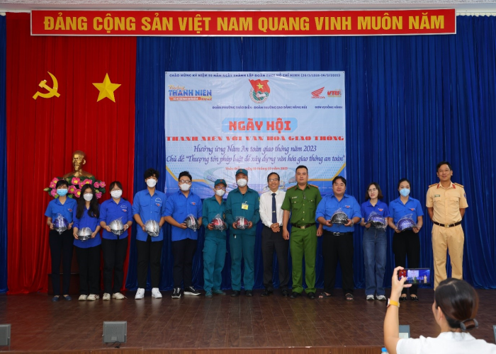 TB20230320071521-doan-thanh-nien-cong-san-ho-chi-minh-phuong-thao-dien-truong-cao-dang-hang-hai-ii-to-chuc-le-phat-dong-nam-an-toan-giao-thong-2023:--“thuong-ton-phap-luat-de-xay-dung-van-hoa-giao-thong-an-toan”